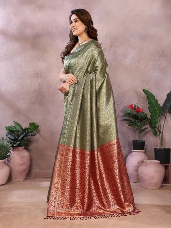 Luxury_in_Every_Thread_Jacquard_Sarees_&_Blouse_Pieces