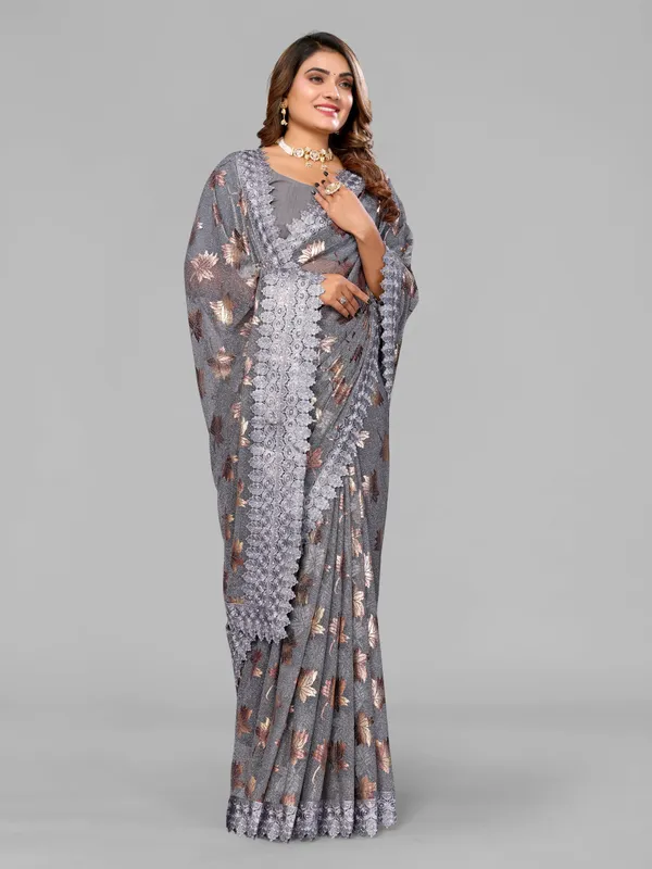 Foil_Work_Saree_in_Rich_Zari_Fabric_with_Intricate_Chemical_Lace