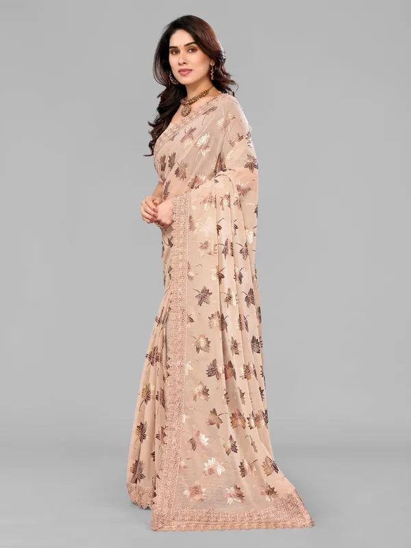 Foil_Work_Saree_in_Rich_Zari_Fabric_with_Intricate_Chemical_Lace