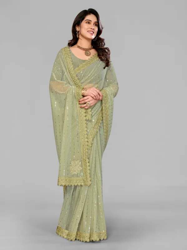 Mirror_Majesty:_Zari_Fabric_Saree_with_Chemical_Lace_Detailing
