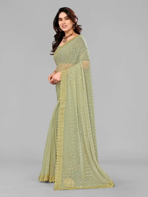 Mirror_Majesty:_Zari_Fabric_Saree_with_Chemical_Lace_Detailing