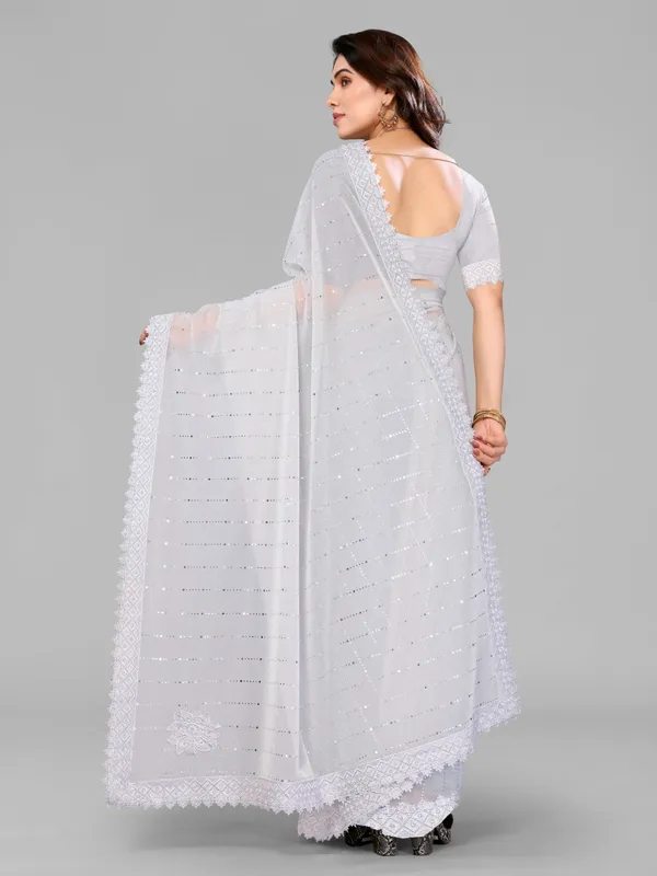 Mirror_Majesty:_Zari_Fabric_Saree_with_Chemical_Lace_Detailing