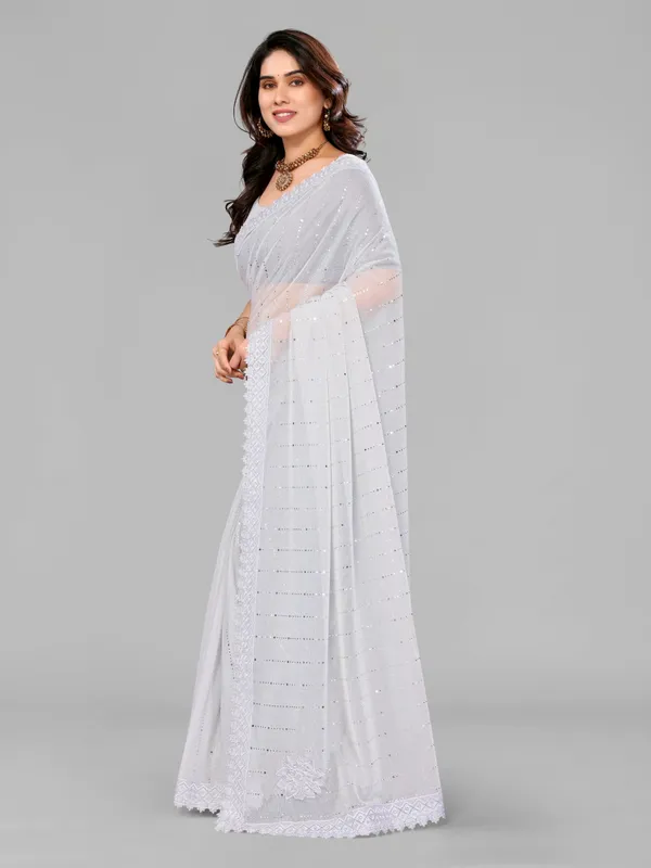 Mirror_Majesty:_Zari_Fabric_Saree_with_Chemical_Lace_Detailing