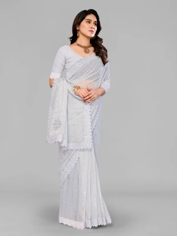 Mirror_Majesty:_Zari_Fabric_Saree_with_Chemical_Lace_Detailing