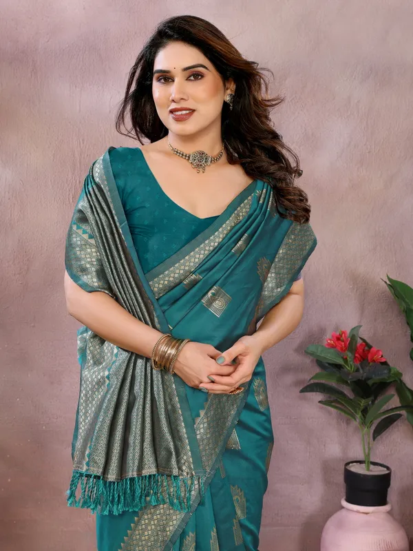 Luxury_in_Every_Thread_Jacquard_Sarees_&_Blouse_Pieces