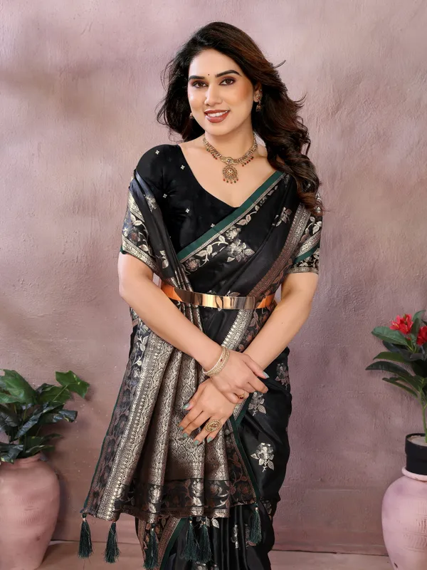 Luxury_in_Every_Thread_Jacquard_Sarees_&_Blouse_Pieces