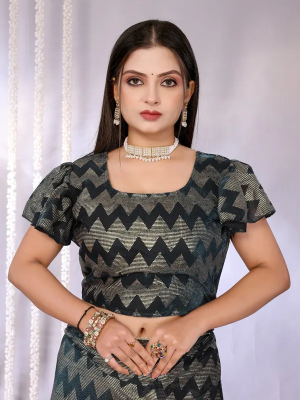 Metallic_Two-Tone_Fabric_Saree_with_Stitched_Blouse