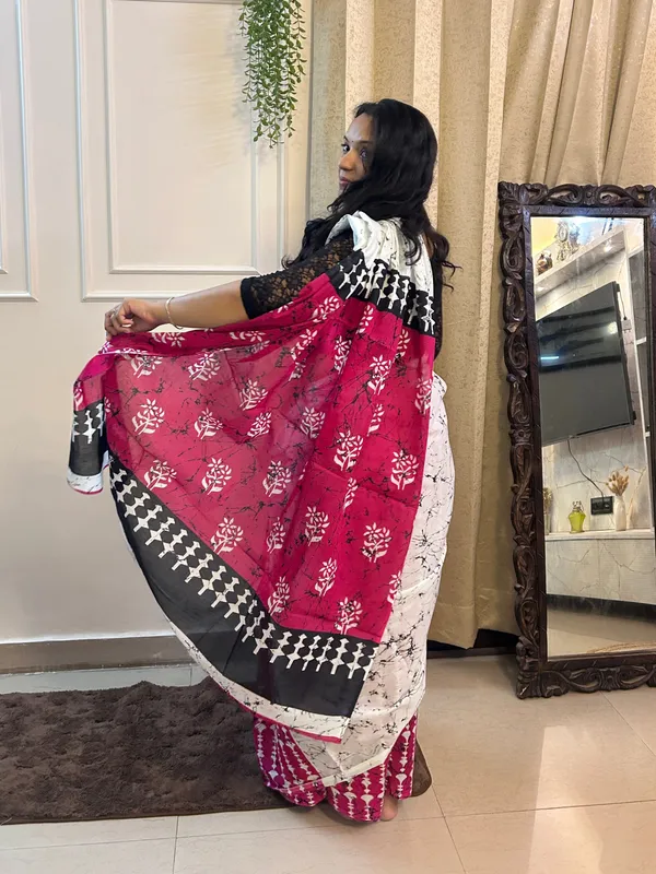 Pink_Cotton_Printed_Saree_With_Blouse_Piece_For_Women_&_Girls