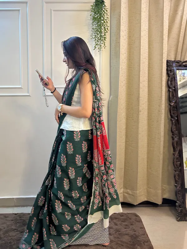 Mehandi_Cotton_Printed_Saree_With_Blouse_Piece_For_Women_&_Girls