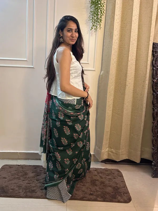 Mehandi_Cotton_Printed_Saree_With_Blouse_Piece_For_Women_&_Girls