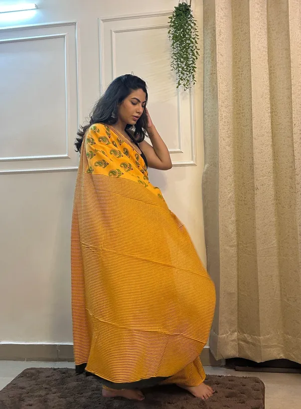 Yellow_Cotton_Printed_Saree_With_Blouse_Piece_For_Women_&_Girls