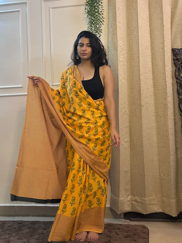 Yellow_Cotton_Printed_Saree_With_Blouse_Piece_For_Women_&_Girls