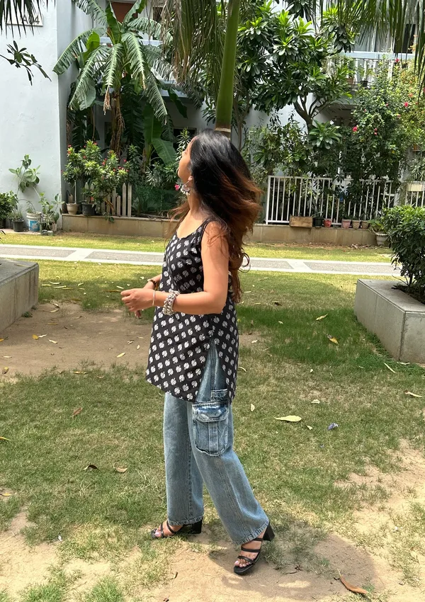 Black_&_Off_White_Cotton_Classic_Bagru_Print_Backless_Kurta_Set_For_Women_&_Girls