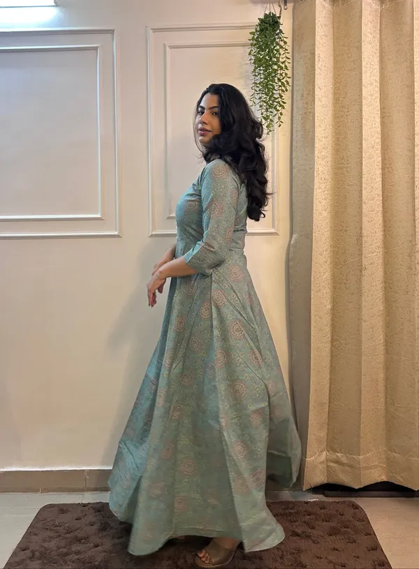 Pastel_Green_Cotton_Printed_&_Floral_Anarkali_Kurta_For_Women_&_Girls