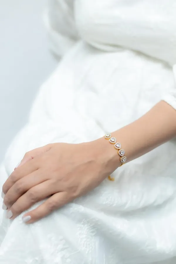 Gold_18Kt_Plating_Heart_Cubic_Zirconia_Diamond_Bracelet_For_Women