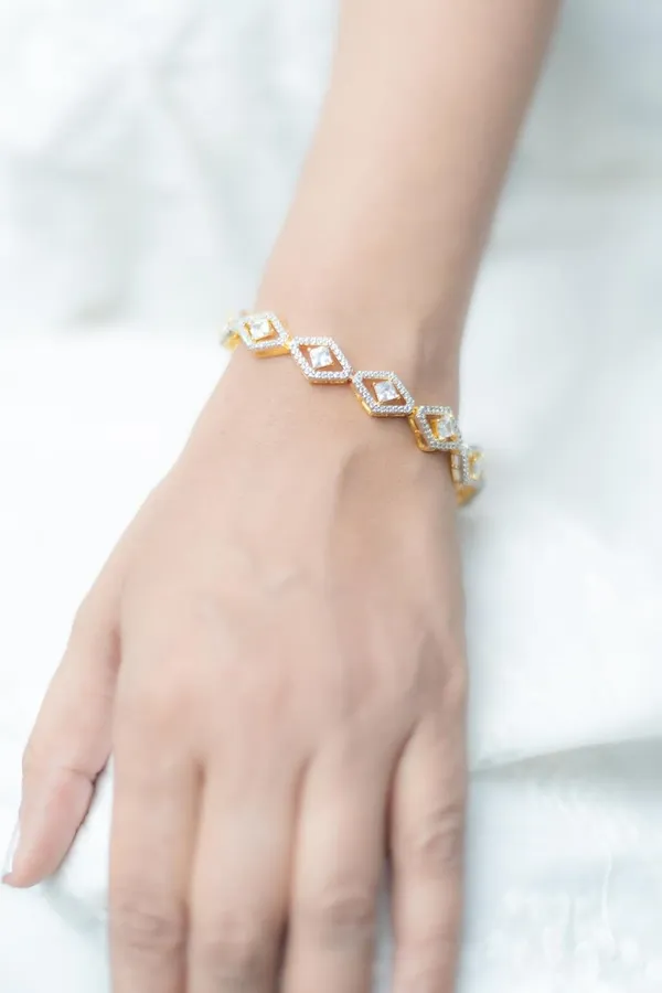 Gold_18Kt_Plating_Tennis_Style_Cubic_Zirconia_Diamond_Bracelet_For_Women