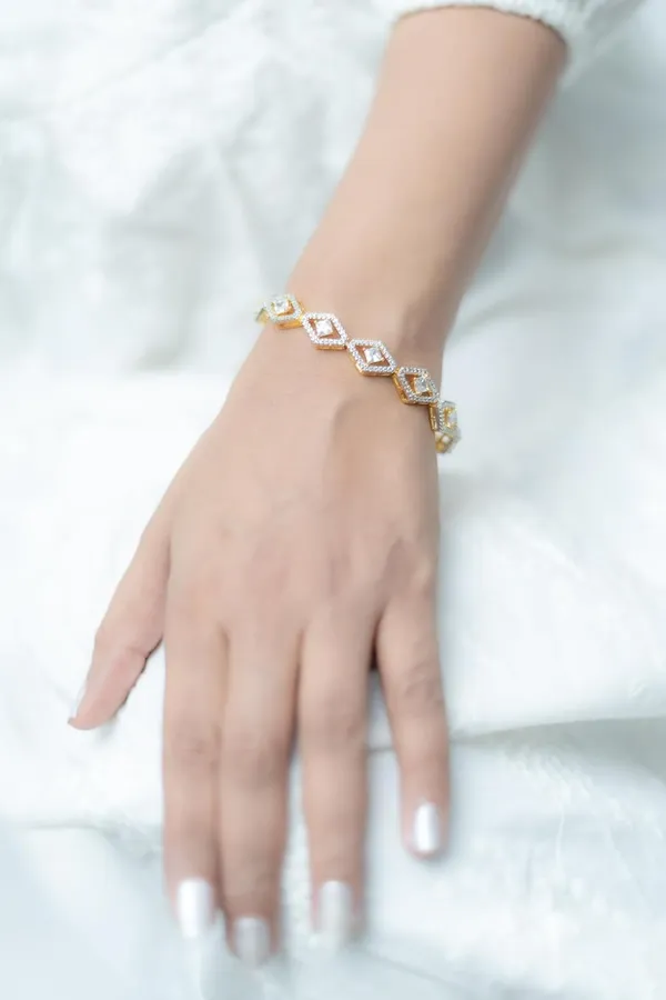 Gold_18Kt_Plating_Tennis_Style_Cubic_Zirconia_Diamond_Bracelet_For_Women