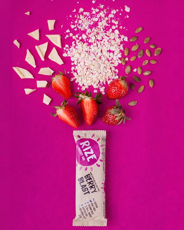 Pack_Of_6_Rize_Energy_Bar_Berry_Blast