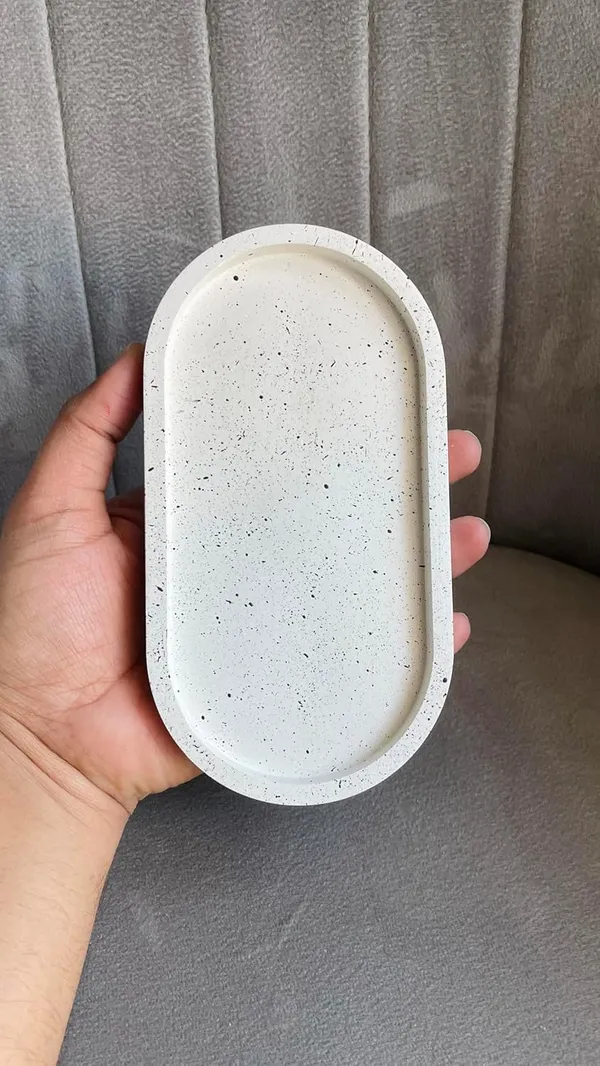 Splatter_Black_Concrete_Oval_Trinket_Tray_|_Jewellery/Makeup/Table_Organizer_|_Home_Decor_|_Candle_Tray_|_Multipurpose_(18.8×10.2×2Cm)_(Splatter_Effect)