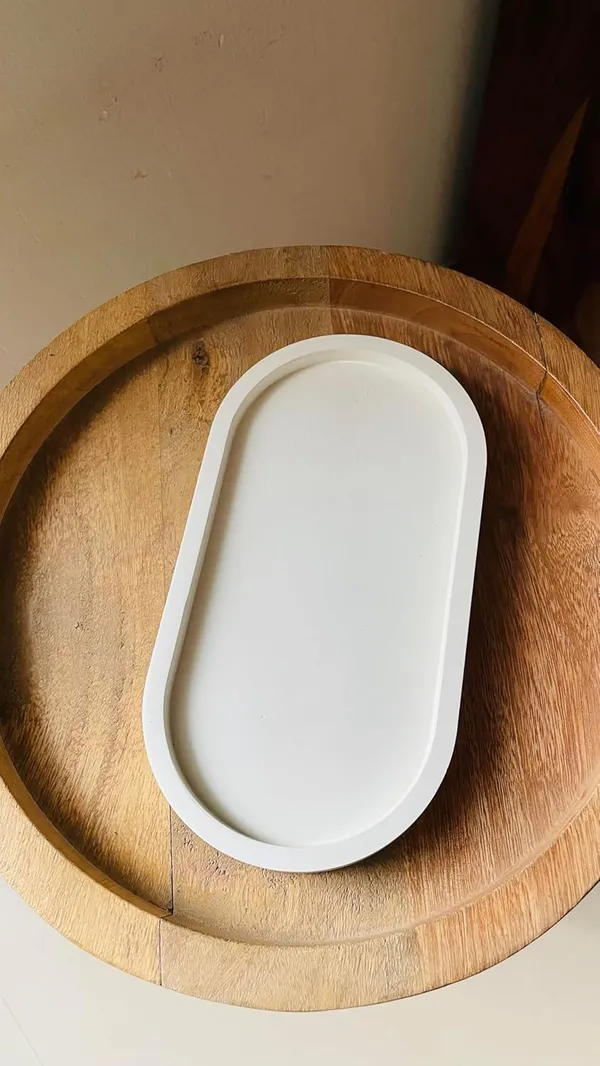 White_Concrete_Oval_Tray_Combo_Offer_|_Jewellery/Makeup/Table_Organizer_|_Home_Decor_Set_L_(Includes_Oval_Tray,_Striped_Vase,_Naturally_Dried_Pampas_Grass)