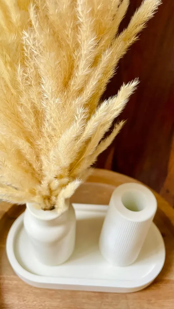 White_Concrete_Vase_Combo_Offer_(Includes_Oval_Tray,18.8*10,2*2cm)(_Long_Striped_Vase,9*5*4cm)(_Cylindrical_Vase,_9*6*3.5cm)(_Naturally_Dried_Pampas_Grass)