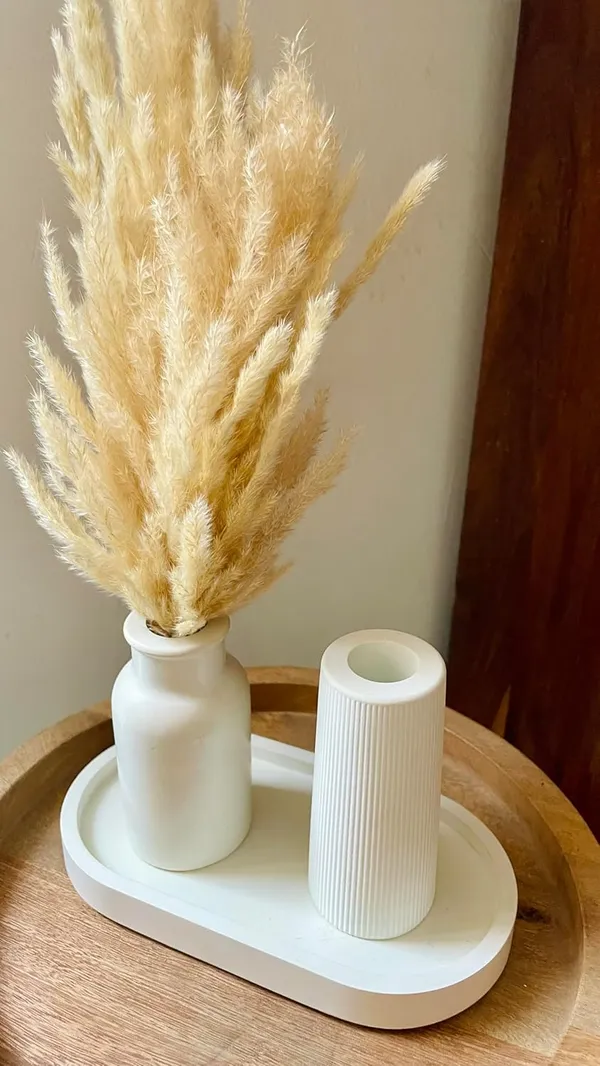 White_Concrete_Vase_Combo_Offer_(Includes_Oval_Tray,18.8*10,2*2cm)(_Long_Striped_Vase,9*5*4cm)(_Cylindrical_Vase,_9*6*3.5cm)(_Naturally_Dried_Pampas_Grass)