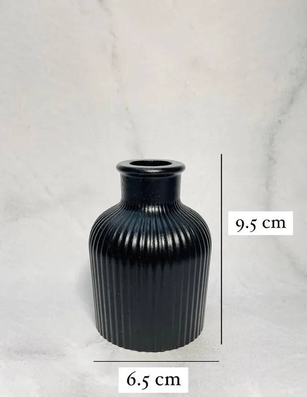 Black_Concrete_Striped_Vase_|_Reed_Diffuser_Vase_|_Flower_Vase_For_Home_Decoration_|_Aesthetic/Minimalist_Home_Decor_Vase_(Jet_Black)_[9.5_X_6.5Cm]