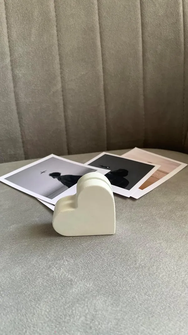 White_Polaroid/Photo_Holder_|_Card_Holder_|_Aesthetic_Holder_|_Minimalist_Decor_|_Business_Card_Holder_|_New_Home_Gift_(Set_Of_2)_(Heart_&_Flower)