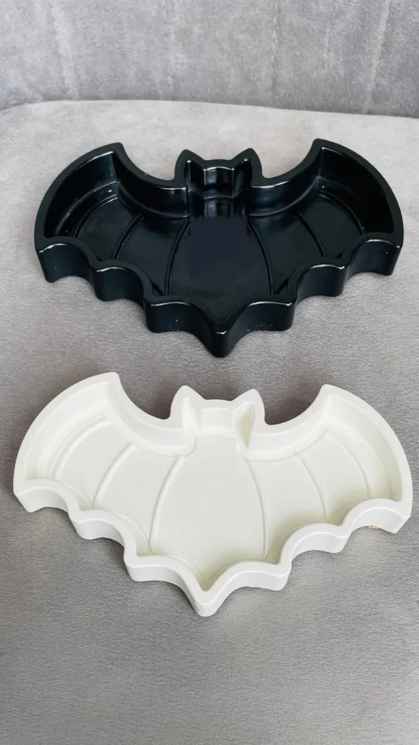 Gold_Foil_Batman_Tray_|_Bedside_Tray_|_Aesthetic_Tray_|_Minimalist_Decor_|_Trinket_Tray_|_Modern_Home_Decor_|_New_Home_Gift_|_Multipurpose_(18×10_X_2Cm)