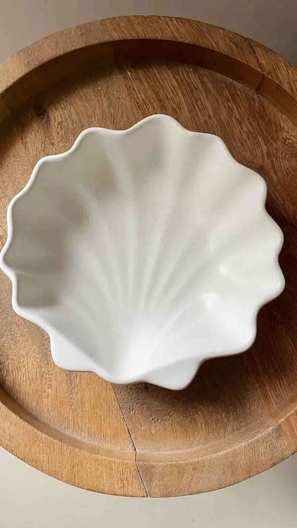 White_Handmade_Concrete_Sea_Shell_Trinket_Tray_|_Jewellery/Makeup/Table_Organizer_|_Home_Decor_|_Candle_Tray_|_Multipurpose_(13.8×13.4×3.9Cm)