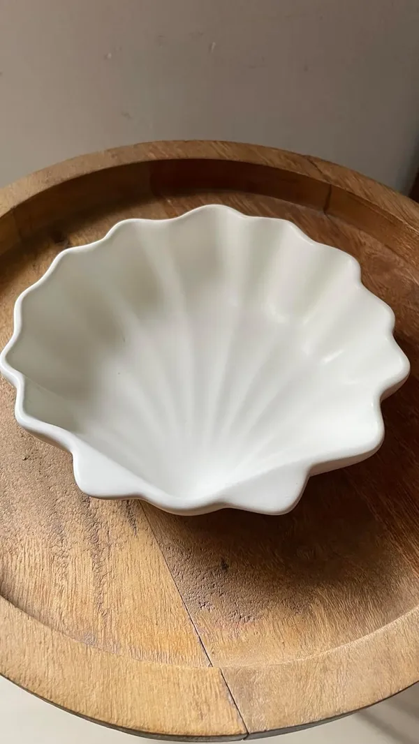 White_Handmade_Concrete_Sea_Shell_Trinket_Tray_|_Jewellery/Makeup/Table_Organizer_|_Home_Decor_|_Candle_Tray_|_Multipurpose_(13.8×13.4×3.9Cm)