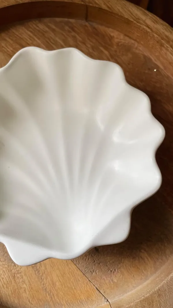 White_Handmade_Concrete_Sea_Shell_Trinket_Tray_|_Jewellery/Makeup/Table_Organizer_|_Home_Decor_|_Candle_Tray_|_Multipurpose_(13.8×13.4×3.9Cm)