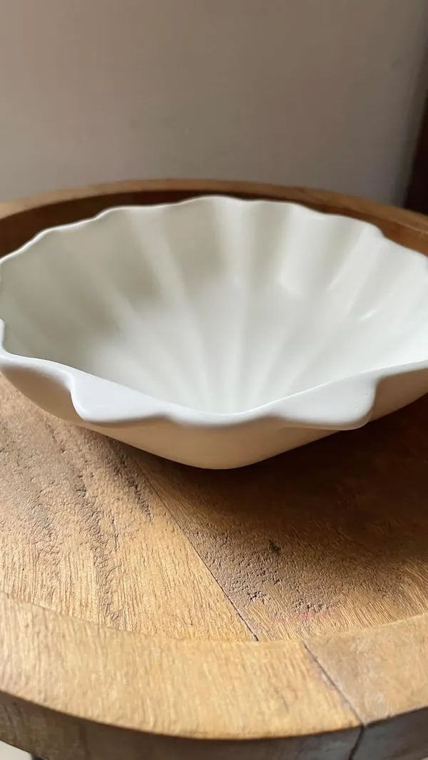White_Handmade_Concrete_Sea_Shell_Trinket_Tray_|_Jewellery/Makeup/Table_Organizer_|_Home_Decor_|_Candle_Tray_|_Multipurpose_(13.8×13.4×3.9Cm)