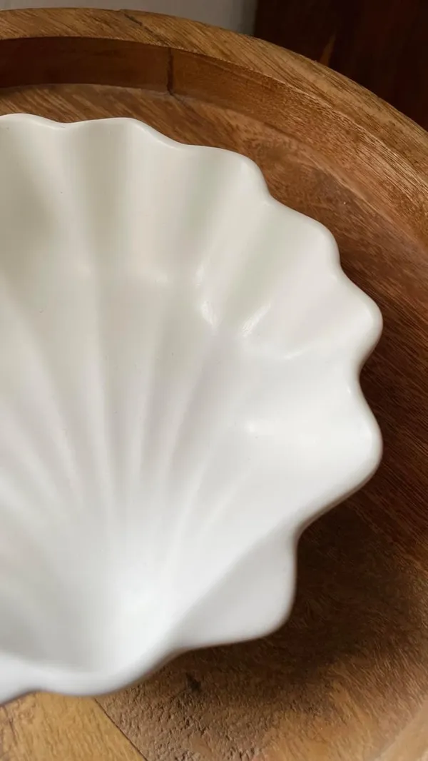 White_Handmade_Concrete_Sea_Shell_Trinket_Tray_|_Jewellery/Makeup/Table_Organizer_|_Home_Decor_|_Candle_Tray_|_Multipurpose_(13.8×13.4×3.9Cm)