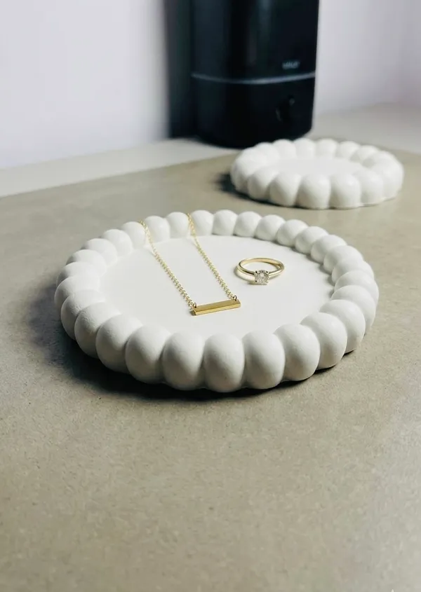 White_Small_Bubble_|_Cement_Tray_|_Aesthetic_Tray_|_Minimalist_Decor_|_Trinket_|_Modern_Home_Decor_|_New_Home_Gift_|_Multipurpose_(14.3×14.3Cm)