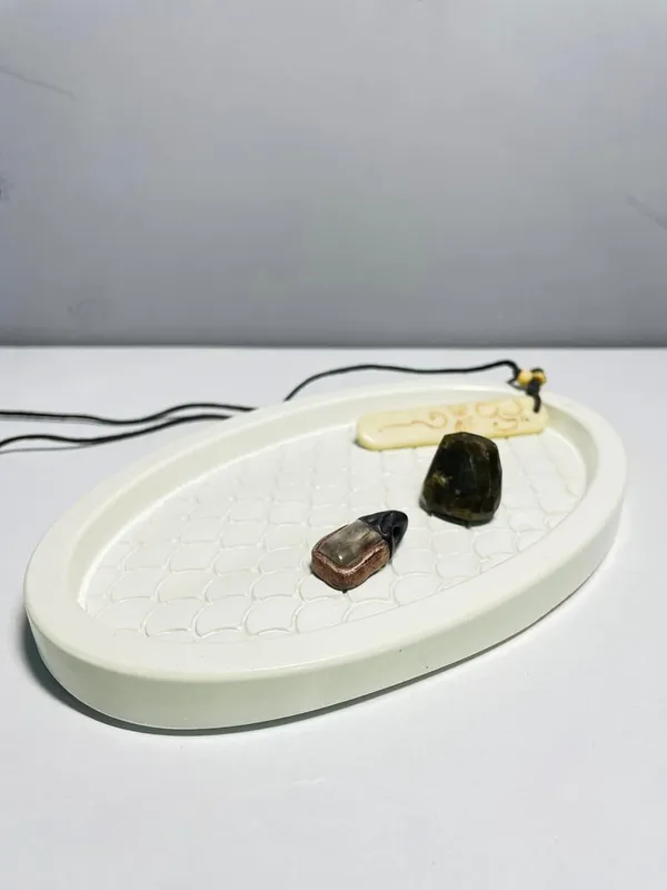 White_Concrete_Fish_Scale_Trinket_Tray_|_Jewellery/Makeup/Table_Organizer_|_Home_Decor_|_Candle_Tray_|_Multipurpose_(20×13×2Cm)