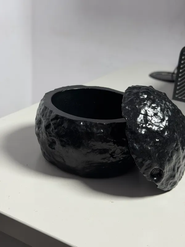 TREETRUNK®_Concrete_Moon_jar_with_lid__|_Jewellery/_Makeup/Table_Organizer_I_Home_Decor_I_Multipurpose_(11x10×10cm)_(Black)