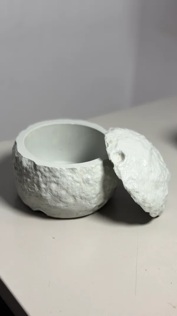 TREETRUNK®_Concrete_Moon_jar_with_lid__|_Jewellery/_Makeup/Table_Organizer_I_Home_Decor_I_Multipurpose_(11x10×10cm)_(Grey)