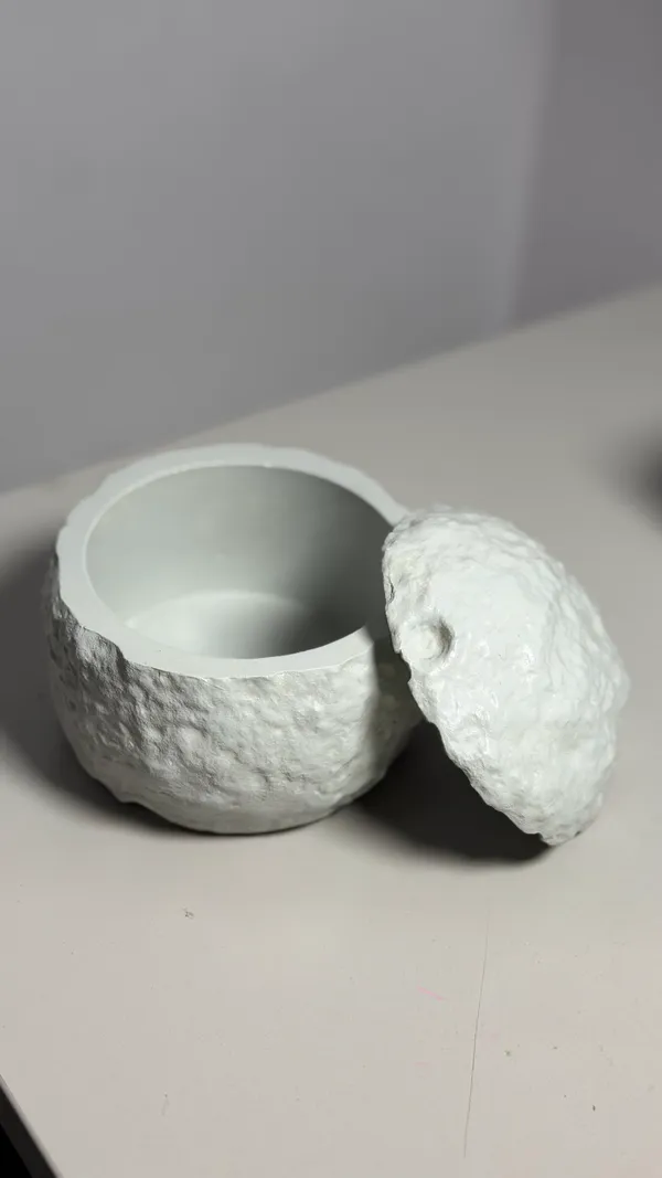 TREETRUNK®_Concrete_Moon_jar_with_lid__|_Jewellery/_Makeup/Table_Organizer_I_Home_Decor_I_Multipurpose_(11x10×10cm)_(Grey)