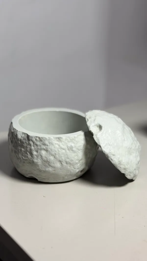 TREETRUNK®_Concrete_Moon_jar_with_lid__|_Jewellery/_Makeup/Table_Organizer_I_Home_Decor_I_Multipurpose_(11x10×10cm)_(Grey)