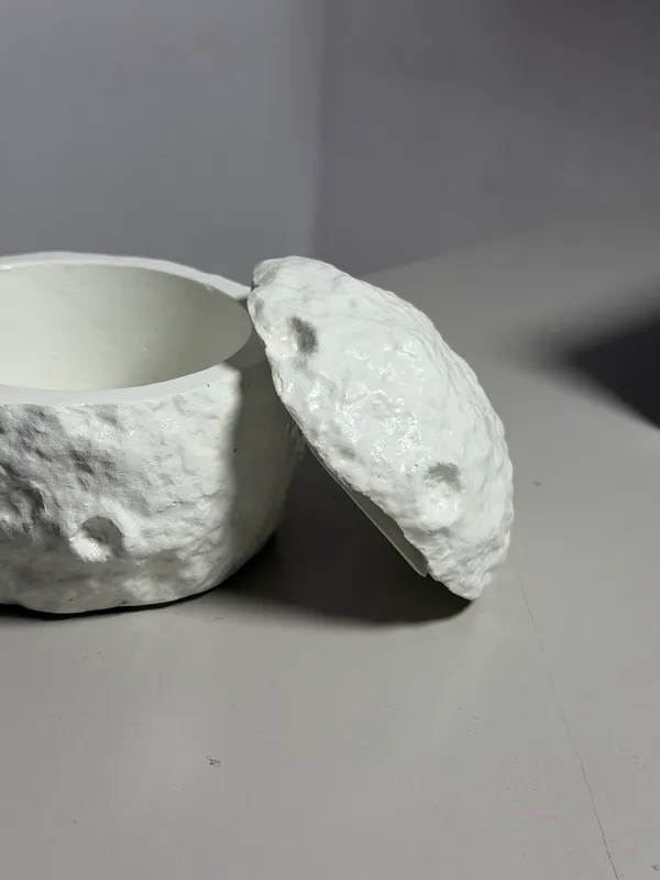TREETRUNK®_Concrete_Moon_jar_with_lid__|_Jewellery/_Makeup/Table_Organizer_I_Home_Decor_I_Multipurpose_(11x10×10cm)_(White)