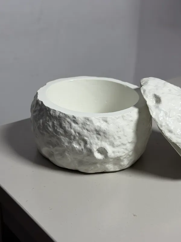 TREETRUNK®_Concrete_Moon_jar_with_lid__|_Jewellery/_Makeup/Table_Organizer_I_Home_Decor_I_Multipurpose_(11x10×10cm)_(White)
