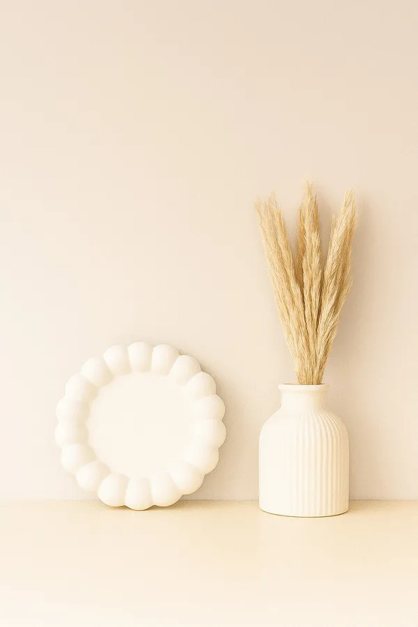 TREETRUNK®_Concrete_Vase_Combo_Offer_3_includes_(big_bubble_tray,_striped_vase,_naturally_dried_pampas_grass)
