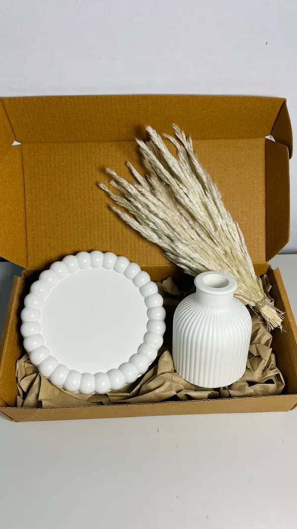 TREETRUNK®_Concrete_Vase_Combo_Offer_2_includes(_small_bubble_tray,_striped_vase,_naturally_dried_pampas_grass)