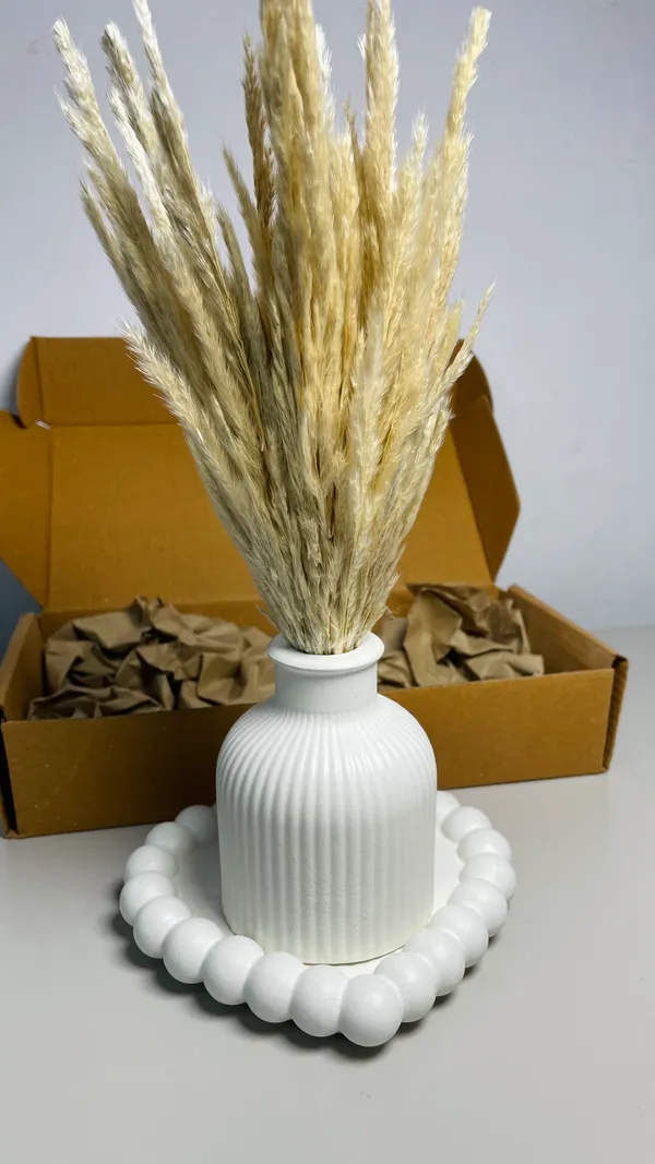 TREETRUNK®_Concrete_Vase_Combo_Offer_4_includes_(_bubble_heart_tray,_striped_vase,_naturally_dried_pampas_grass)
