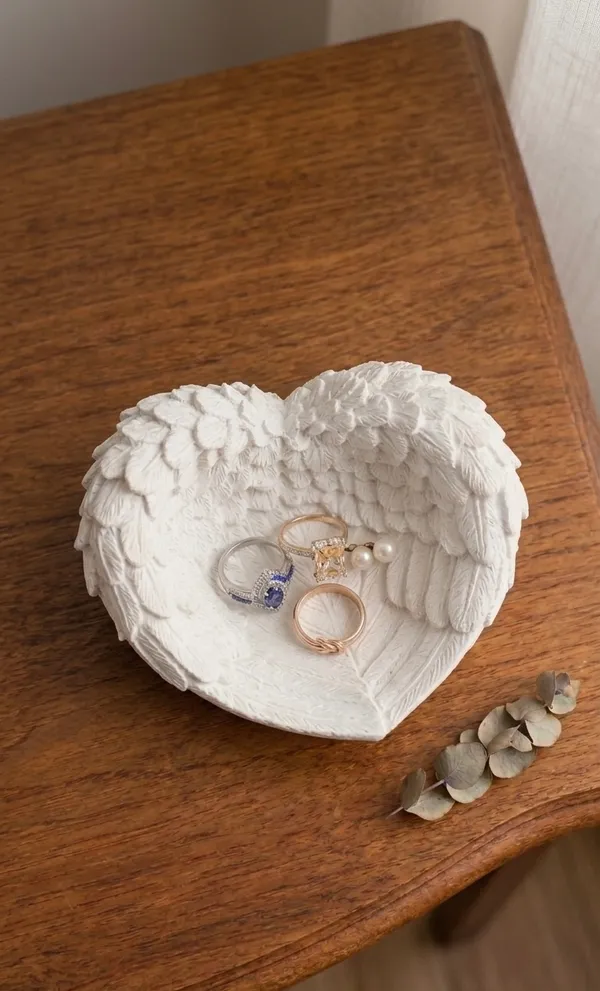 TREETRUNK®_Handmade_Concrete_Angel_Wings_Trinket_Tray_|_Jewellery/Makeup/Table_Organizer_|_Home_Decor_|_Candle_Tray_|_Multipurpose_|_White_|_(9×8×4cm)