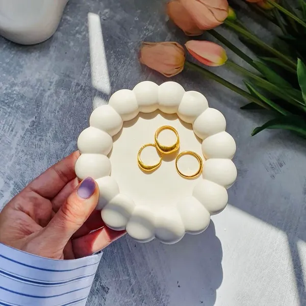 White_Big_Bubble_|_Cement_Tray_|_Aesthetic_Tray_|_Minimalist_Decor_|_Trinket_|_Modern_Home_Decor_|_New_Home_Gift_|_Multipurpose_(13.8×13.8Cm)