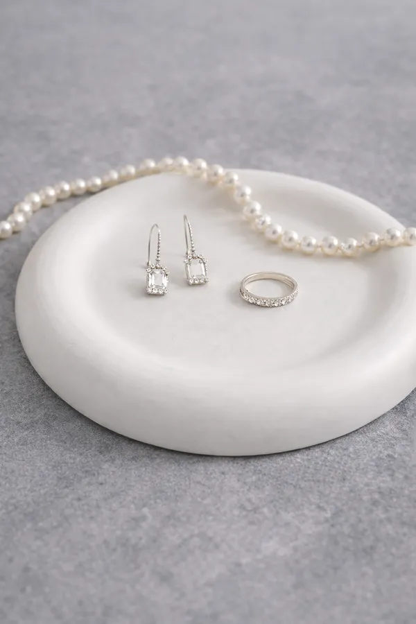 White_Concrete_Mino_Round_Jewellery_Tray_|_Makeup/Table_Organizer_|_Home_Decor_|_Candle_Tray_|_Multipurpose_(17×17×2Cm)