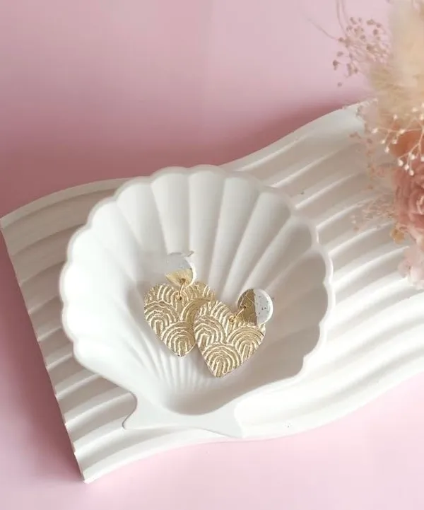 White_Handmade_Concrete_Shell_Trinket_Tray_|_Jewellery/Makeup/Table_Organizer_|_Home_Decor_|_Candle_Tray_|_Multipurpose_(9.5×9.5Cm)