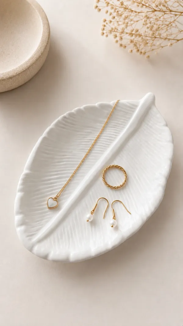 White_Leaf_Shaped_Tray_|_Cement_Tray_|_Aesthetic_Tray_|_Minimalist_Decor_|_Trinket_Tray_|_Modern_Home_Decor_|_New_Home_Gift_|_Multipurpose_(15.3×10Cm)